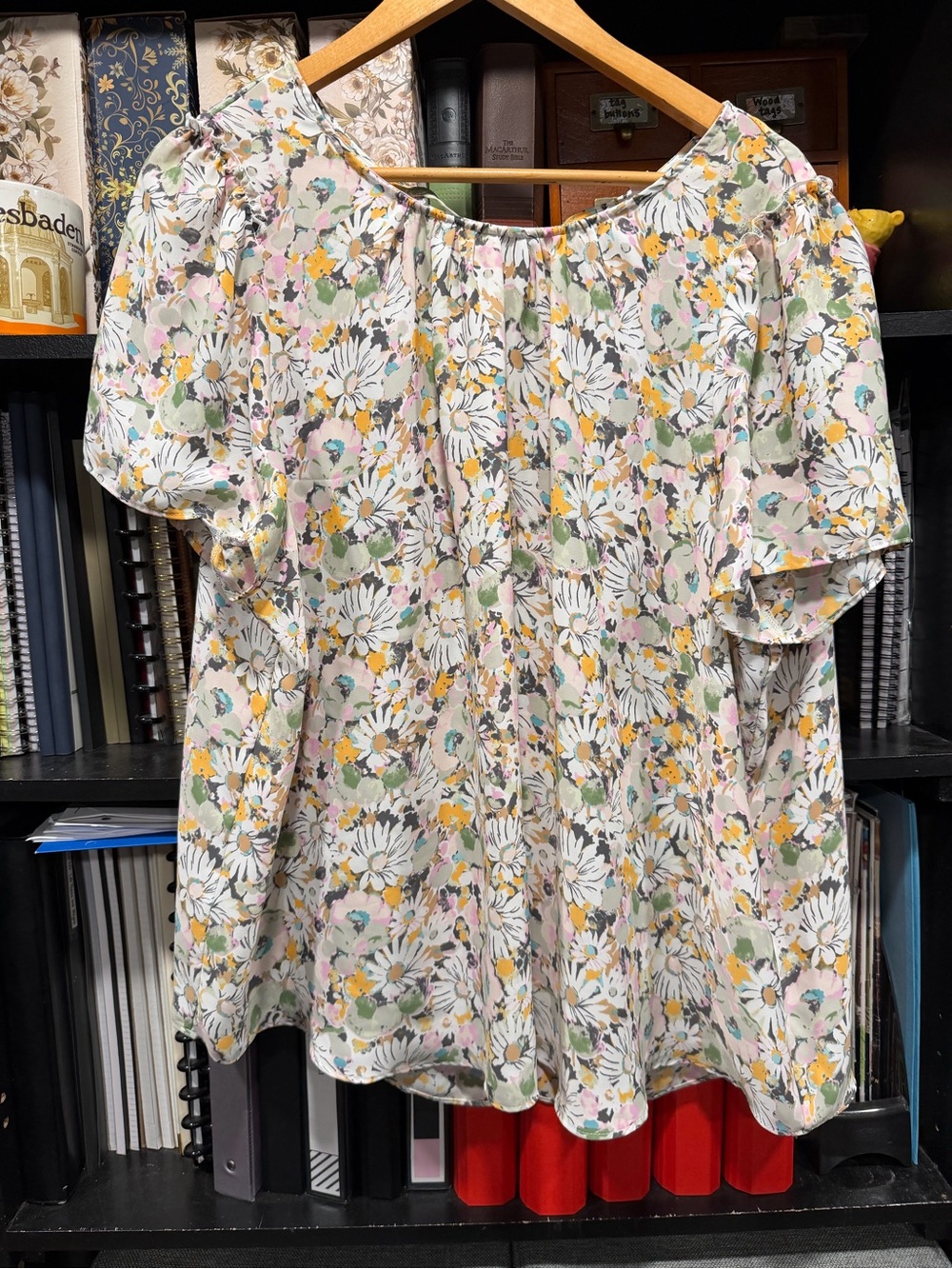 Floral Puff-Sleeve Women’s Top in Cream and Pastel